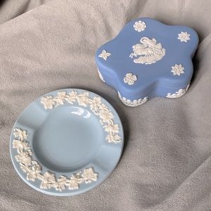 Wedgwood Blue Jasperware Star Trinket Box& Etruria &
Barlaston Queen's Ware Tray